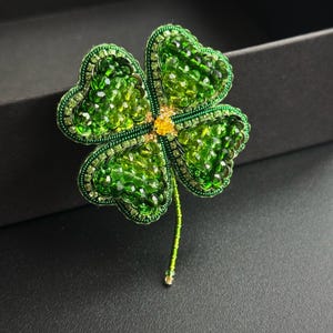 Shamrock Brooch Pin, Four Leaf Clover Beaded Brooch, Lucky Pin, Lucky Flower Pin, Four Leaf Clover, St. Patrick&#39;s Day, Brooches For Women