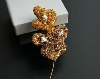 Casoty Rhinestone Flower Brooch - Sparkling Crystal Pin For Women's Fashion Accessories