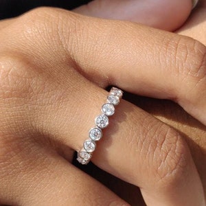 Aliança de casamento completa com engaste de moissanita - anel de aniversário de ouro 14k