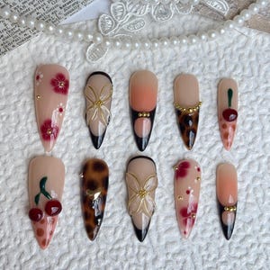Unghie da sposa, unghie acriliche personalizzate dipinte a mano, unghie floreali, unghie pressate 3D, unghie floreali, unghie pressate a fiori, nail art con effetto ombre, regalo per ragazze