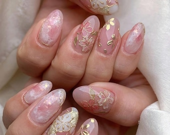 Ongles ovales exquis sur le thème des sakura, ongles en acrylique peints à la main personnalisés, ongles en pression 3D, pression en fleurs sur les ongles, Noël