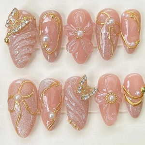 Unghie da sposa, unghie acriliche personalizzate dipinte a mano, unghie floreali, unghie pressate 3D, unghie bianche, unghie pressate a fiori, nail art con effetto ombre, regalo per ragazze