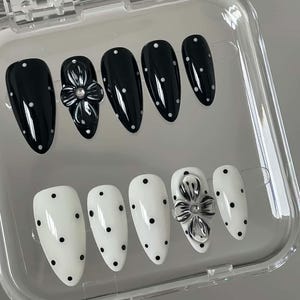 Weding nails,Custom Hand painted Acrylic nails, Black flower nails, 3D Press On Nail,French Press On Nails,Nail Art,Girl gift,Christmas，gift