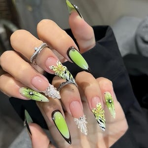 Trendy 3D Flower Nail for Summer Medium Almond Press On Nail, Custom Design Nail Art, Fake,Flase Nail Birthday Holiday Vacation Nail,Gift