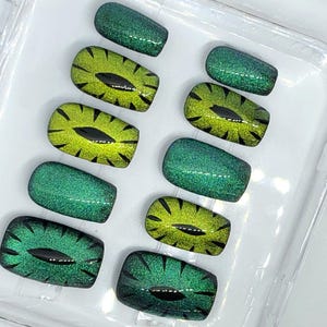 Handmade Galaxy Bright Green Cat Eye Aurora Devil's Eye Ombre Press On Nails blue Nails Aurora Nails Cat Eye Nails Cat Eye Nails,Girl Gift