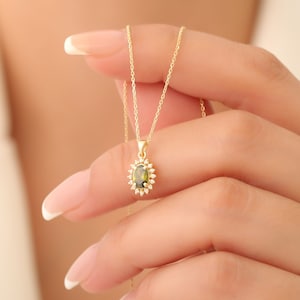 Elegant August Birthstone Pendant, 14K Solid Gold Oval Peridot Necklace, Christmas Gift, Oval Cut Peridot Necklace with Real Diamond