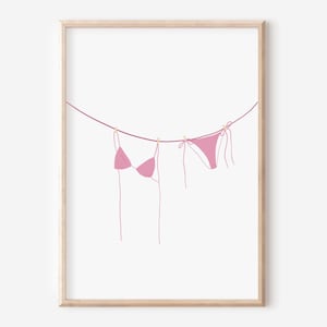 Bikini rose tendance affiche d'art dessiné à la main, bikini rose téléchargement numérique impression rose salon déco chambre fille art mural côtier