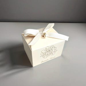 20 Ivory Floral Favor Boxes: Elegant Wedding & Party Packaging