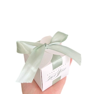 25 PCS White Favor Boxes With Green Ribbon | Custom Wedding & Bridal Shower Favor Boxes | Elegant Party Gift Packaging | Personalized Boxes