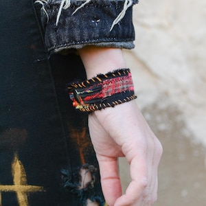 Postapocalyptic Bracelet - Larp Accessory - Wasteland Clothing - Cyberpunk Clothes - Punk Bracer - Distressed Clothes - Rag jewelry