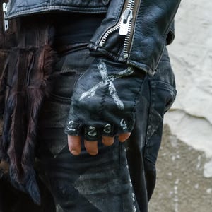 Postapocalyptic Glove - Larp Accessory - Wasteland Clothing - Postapoc Clothes  - Leather Glove