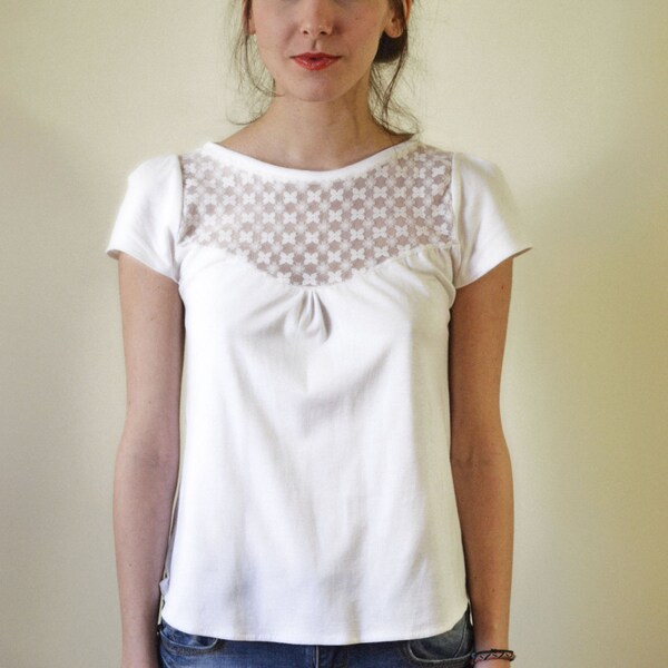 White T shirt with lace panels// Whit lace