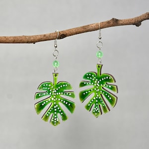Lightweight boho jewelry for nature lovers, leaf green statement earrings, Tropical dangle hypoallergenic earrings. Gift for plant parents.