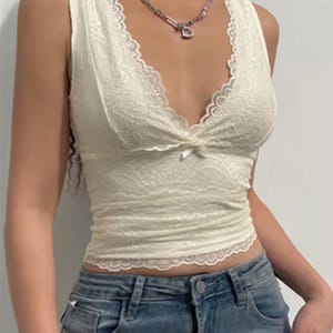 Patrón de costura para top cruzado de encaje para mujer, top de lechera moderno, top corto retro de los 90, tallas XS-XL, letra estadounidense Y2K, regalo vintage para ella