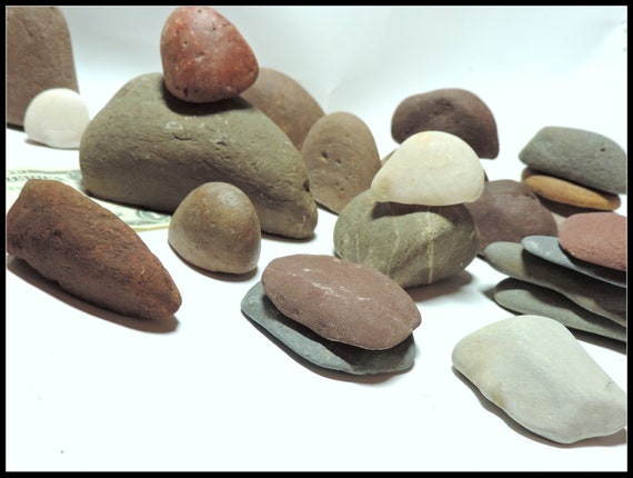 Over 4 pounds Flat on one side BEACH STONES rocks, pebbles mix size selection for crafting, decor, stone stacking / 32 pieces / B59