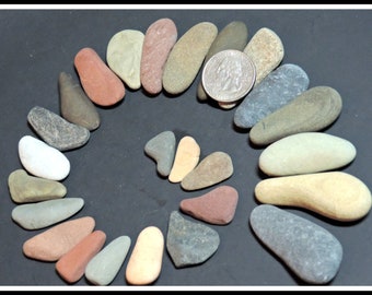 25 BEACH STONES pear or drop shaped for crafting, mosaics, collages, jewelry making, and lots of projects / EF66