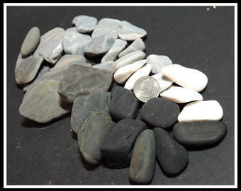 34 BEACH STONES Whites, Grey, Blacks. Almost 3 lb / for bases, mosaics, crafting, party events, decor, stone stacking 34 pieces / H56