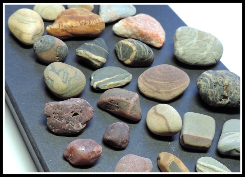 Bulk of 40 Fancy BEACH STONES for collages, collecting, home decor or crafting / 40 pieces / EF71 image 5