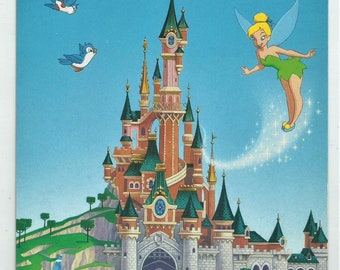 1999 - DISNEYLAND PARIS - The Castle with TINKERBELL and Owls in the air - Oversize Color Vertical Postcard - French written - Exclusivite