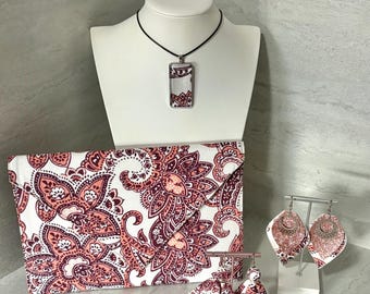 Clutch and Jewelry set