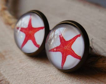 Red starfish stud earrings, coral red studs, ocean inspired starfish earring vintage style bronze glass brass antique round post earring