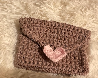 Crochet business card or gift card holder with heart.