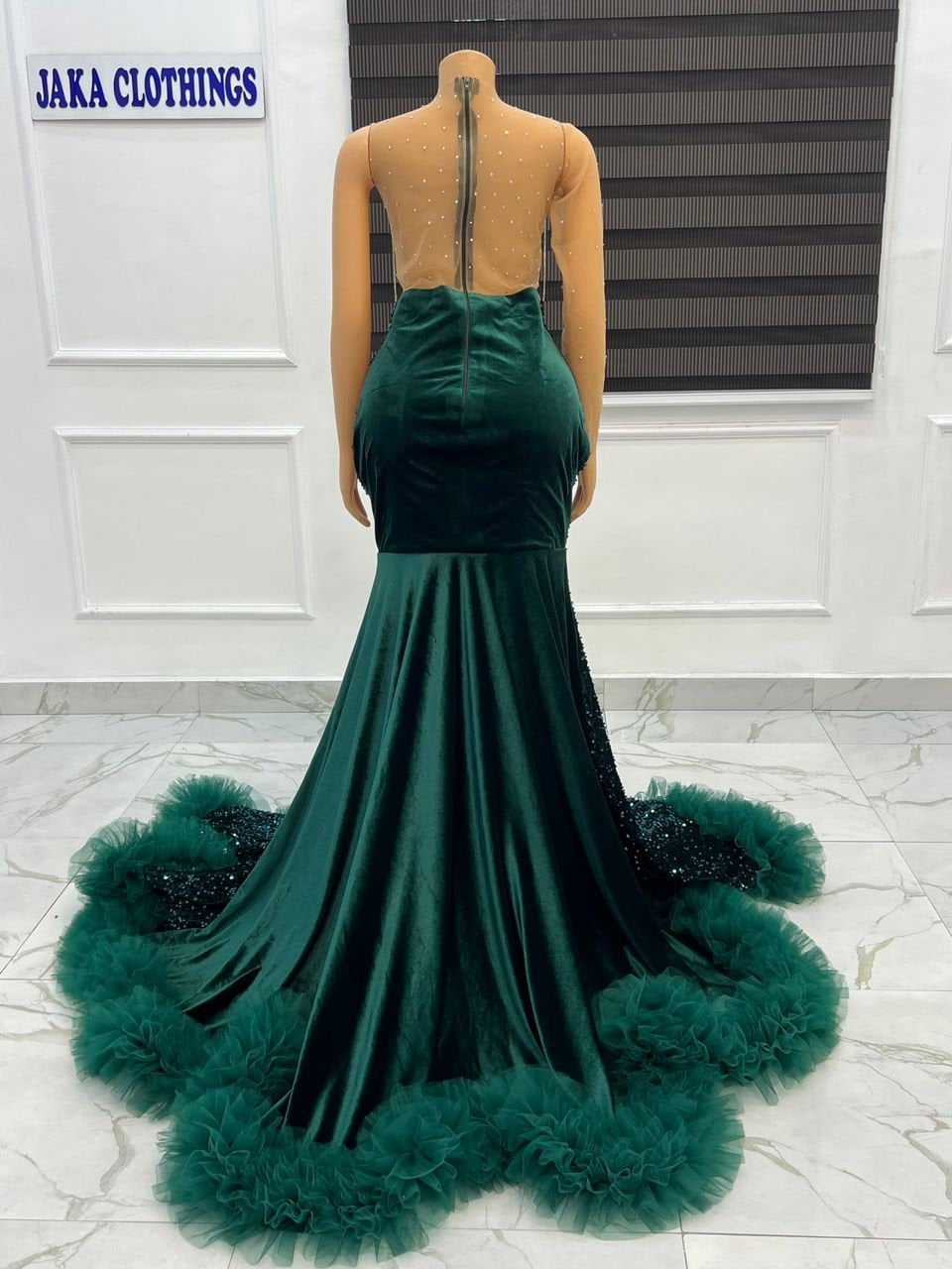 green velvet mermaid dress Emerald Green Velvet Mermaid Dress, Gree Corset Gown, Corset Velvet Gown, Slit Gown, Velvet Corset, Green Corset Dress, Long Green Prom Gown