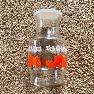 Vintage (1987) Anchor Hawking 9&quot; Oranges and White Flowers Juice Glass Pitcher Carafe with Lid | Fruit Theme Decor & Kitchenware [Pre-Owned]