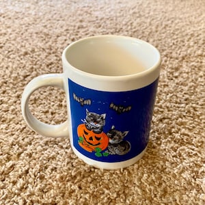 Tazza da caffè in ceramica vintage di Halloween anni '80: gatto nero e zucca di Halloween