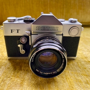 Vintage (1970s) Petri FT 35mm Film Camera with Original Leather Strapped Carrying Case | Japan [Pre-Owned / Untested]