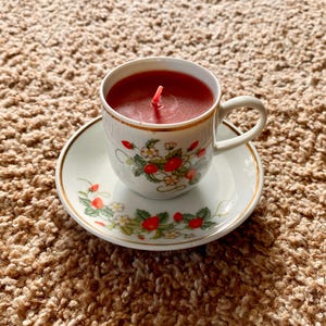 Vintage (1978) Strawberry Fine Porcelain 22k Gold Rim Tea Cup Candle w/ Saucer by Avon | Vintage Candles | Vintage Fruit Decor [Pre-Owned]