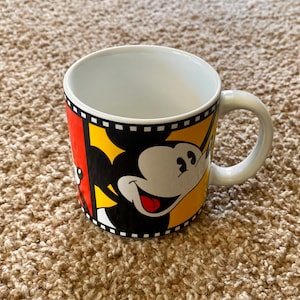 Vintage (jaren 80) Disney Mickey Mouse filmstrip keramische koffie-/theemok | Disney-keuken | Mickey Mouse-cadeaus [tweedehands]