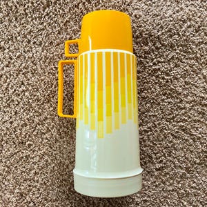 Termo vintage Aladdin de 3 piezas, amarillo degradado, de 13&quot; y 1 pinta (década de 1970) / Contenedor de viaje para comida y café / Termo vintage [Usado]