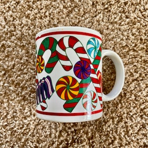 Vintage (1990s) Riviera / Van Beers Christmas Candy &quot;Holiday Splendor&quot; Coffee / Tea Mug | Holiday Mug [Pre-Owned]