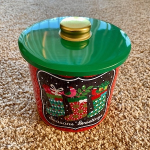 Vintage Chrismas &quot;Season&#39;s Greetings&quot; Tin with Lid | 6.5&quot; Diameter Vintage Holliday Tin [Pre-Owned]