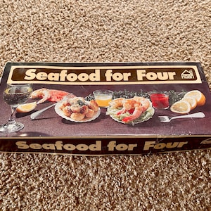 Vintage (1982) Seafood For Four Set by Hoan | Baking Shells, Cocktail Sauce / Butter Bowls | Serving Utensils [Pre-Owned / Incomplete]