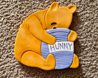 Vintage 1990s Disney Winnie the Pooh Ceramic Honey Pot Trivet from Treasure Craft