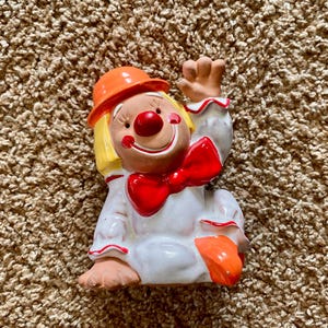 Vintage (1974) Waving Circus Clown 5" Ceramic Coin Bank / Piggy Bank | Retro Decor [Pre-Owned / Missing Stopper]