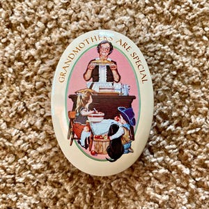 Vintage (1983) &quot;Grandmother Are Special&quot; Small 3.5&quot; Oval Tin from Avon | Made in England | Unique Pill Box | Trinket Box [Pre-Owned]