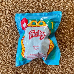 Zabawka Furby z McDonald's Happy Meal Vintage (1998) nr 1 | Zabawki McDonald's z lat 90. [Zapieczętowane]