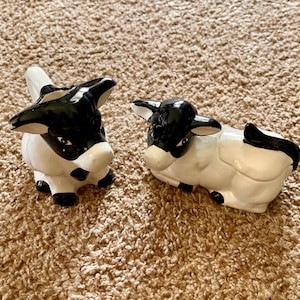 Vintage Cow Ceramic Sugar Bowl w/ Lid & Creamer Set | Small Cookie Jar | Vintage Canister | Farmhouse Decor | Cow Kitchnware [Pre-Owned]
