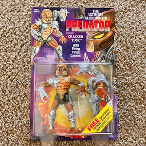 Vintage (1993) Predator &quot;Cracked Tusk&quot; Action Figure Alien Toys by Kenner | 90s Action Figures | Monsters and Horror Memorabilia [Sealed]