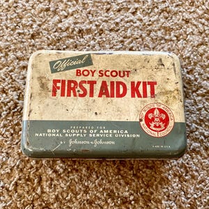 Vintage johnson and johnson first aid kit - Etsy 日本