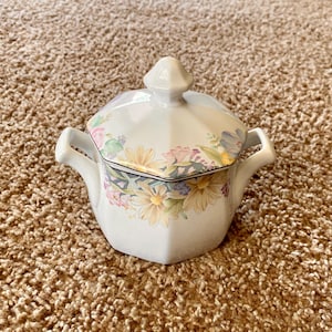 Vintage (1980s) Floral Ceramic Sugar Bowl with Lid from Home Beautiful Stoneware | Vintage Tea & Kitchenware [Pre-Owned]