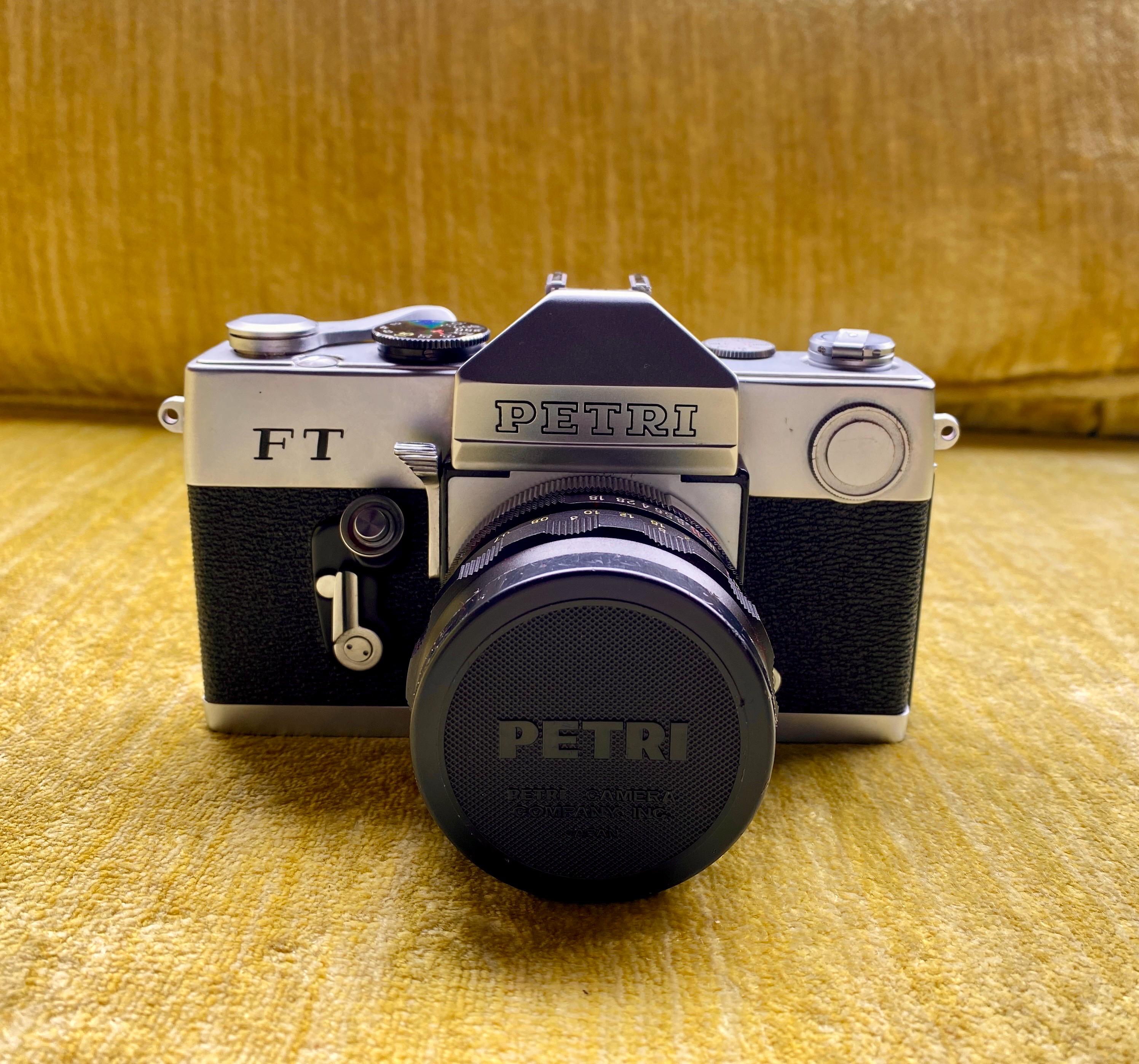 ヴィンテージ（1970年代）Petri FT 35mmフィルムカメラ