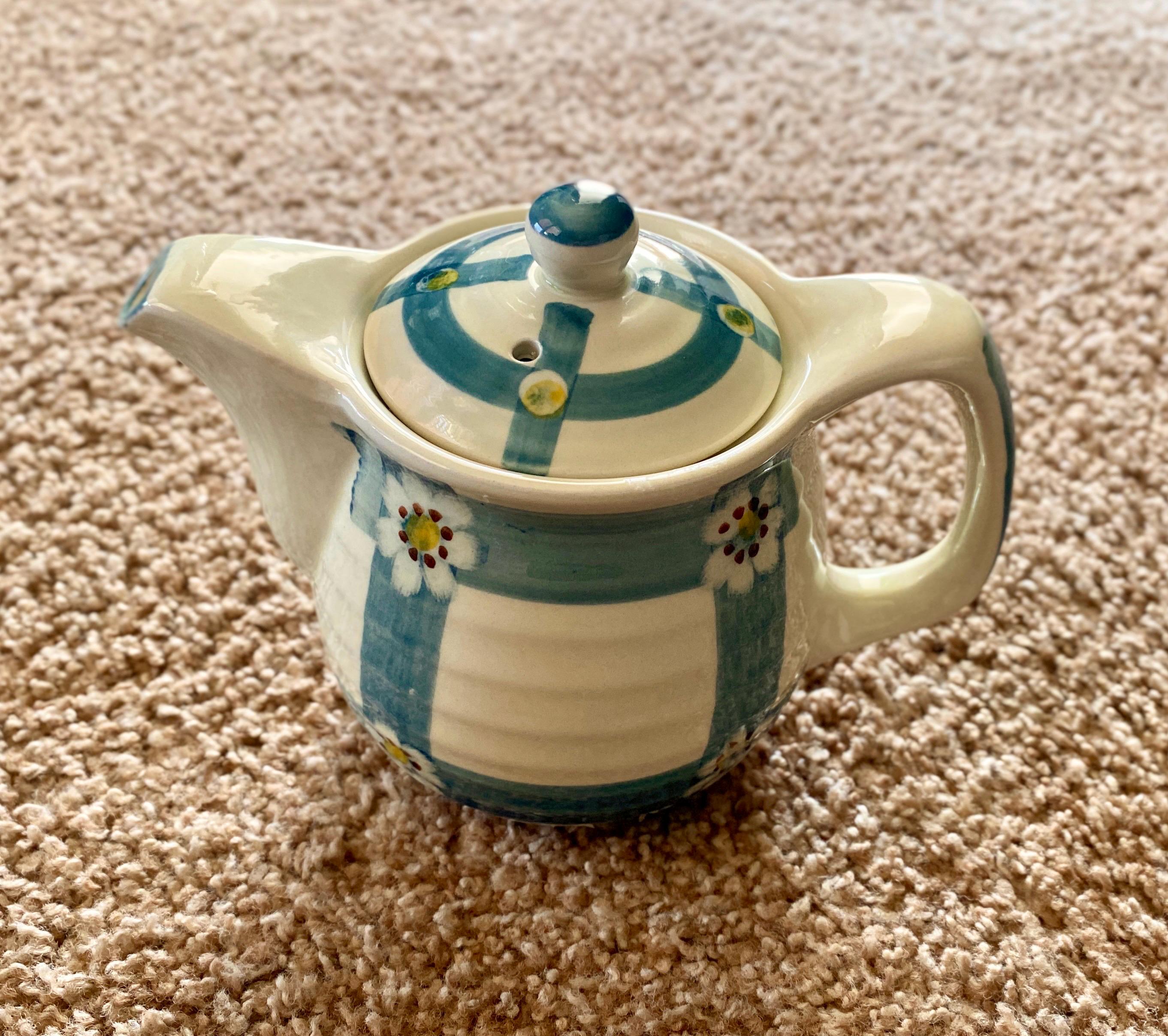 Théière en céramique florale et écossaise avec couvercle vintage (années 1990) | Théière blanche et bleue | Décoration florale [Occasion/Livraison gratuite]