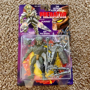 Vintage (1993) Predator &quot;Scavage&quot; Action Figure Alien Toy by Kenner Toys | 90s Action Figures | Monsters and Horror Memorabilia [Sealed]