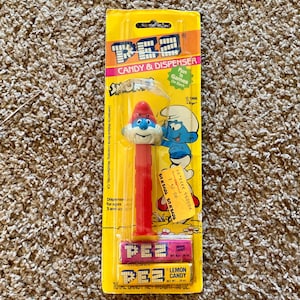 Vintage (1986) Smurfs &quot;Papa Smurf&quot; Pez Candy Dispenser | Vintage Cartoon Memorabilia | Toys&#39;R&#39;Us [Sealed]