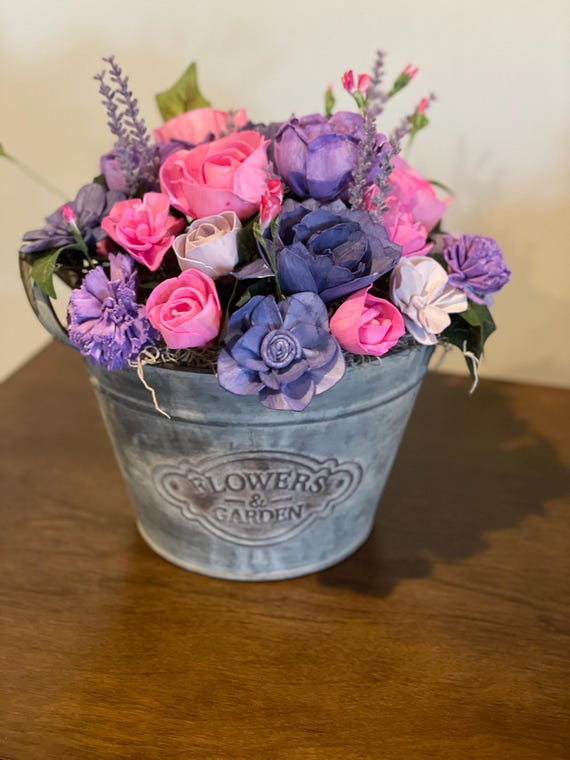 A pop of spring with brightly colored Sola Wood flowers