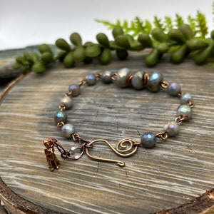 Glistening Labradorite gemstone Bracelet free shipping Made in the USA copper wire wrap, wire weaver Adjustable, Copper Cat Charm image 4